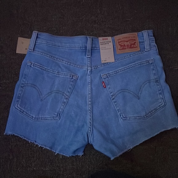 Levi’s High-Rise Shorts - Picture 2 of 3